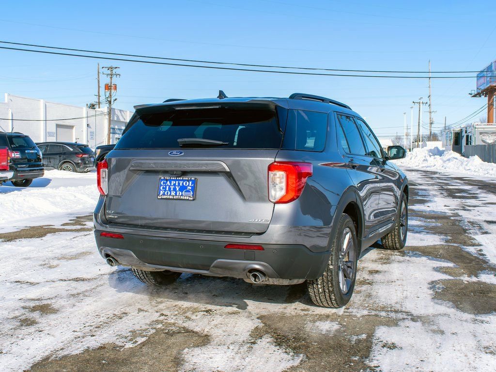 Used 2022 Ford Explorer XLT image 4