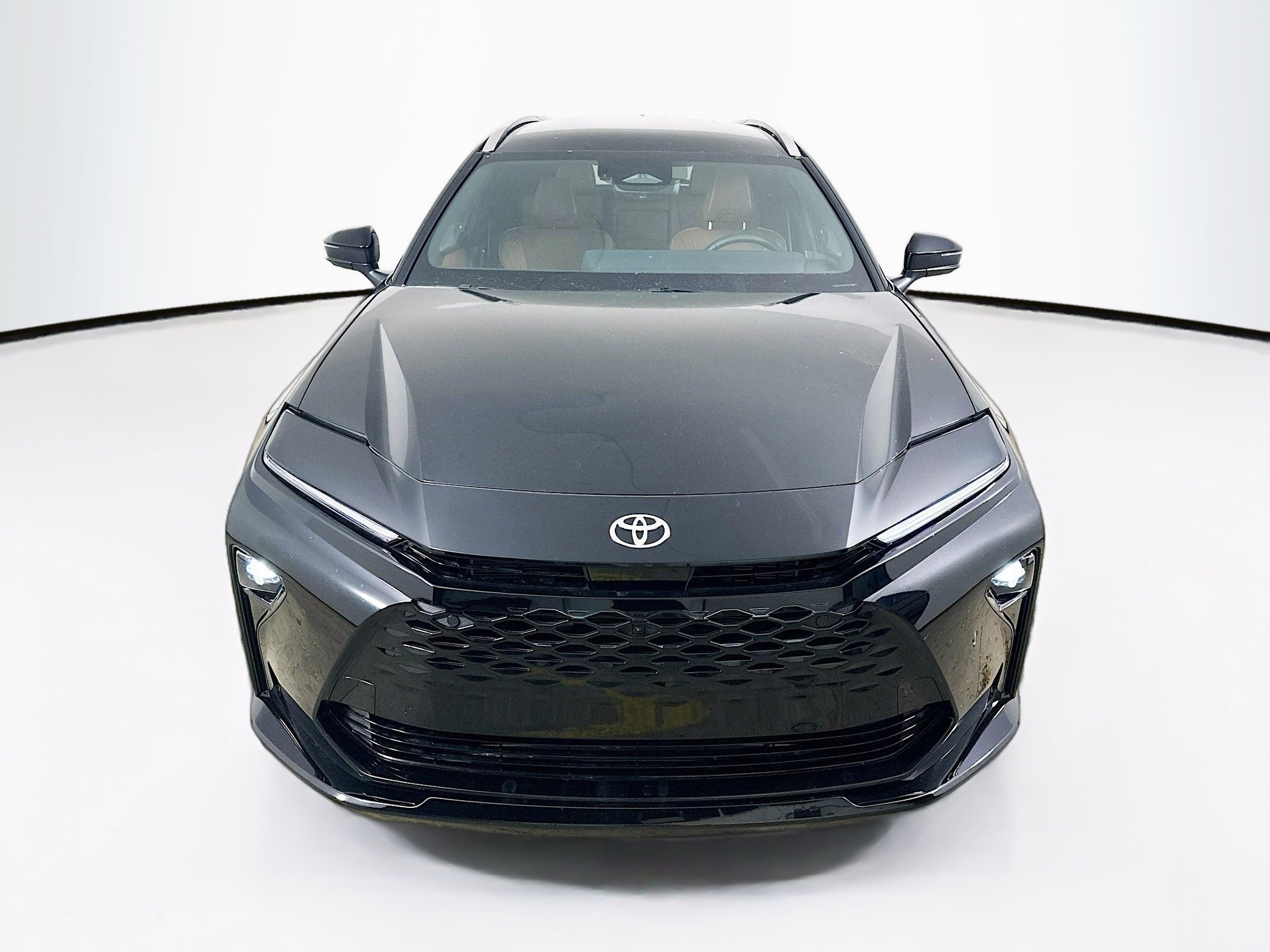 Used 2025 Toyota Crown Signia w/ Advanced Technology Package image 2