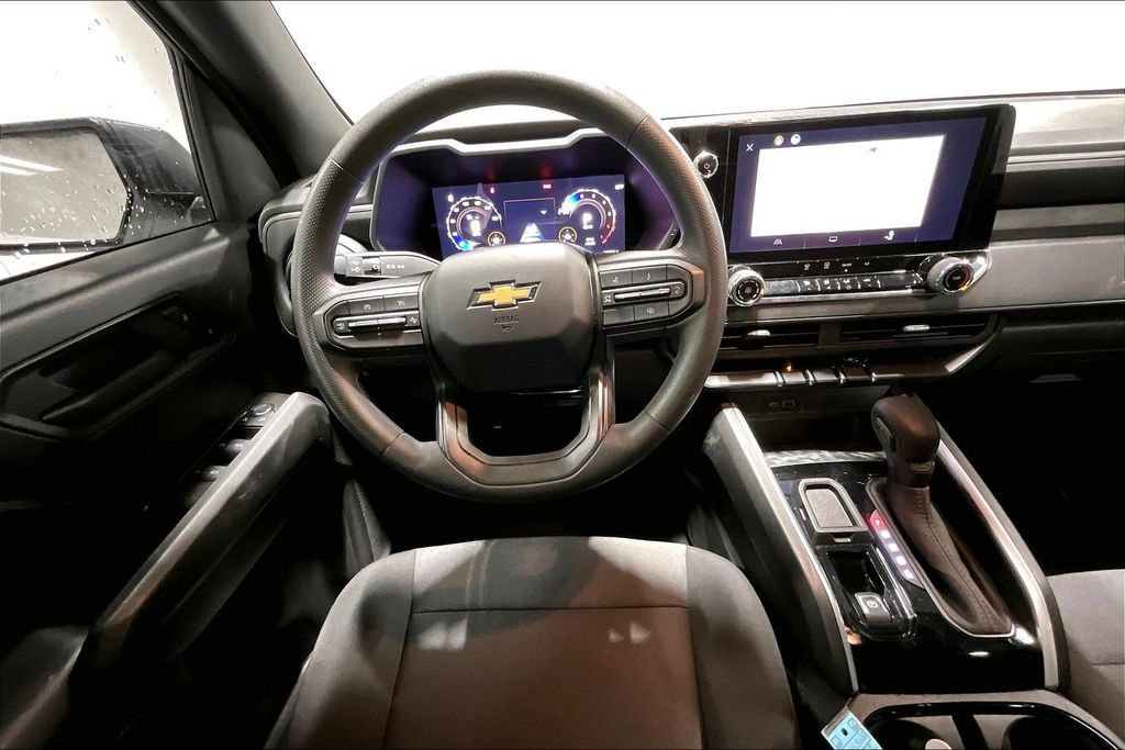 Used 2025 Chevrolet Colorado W/T image 7