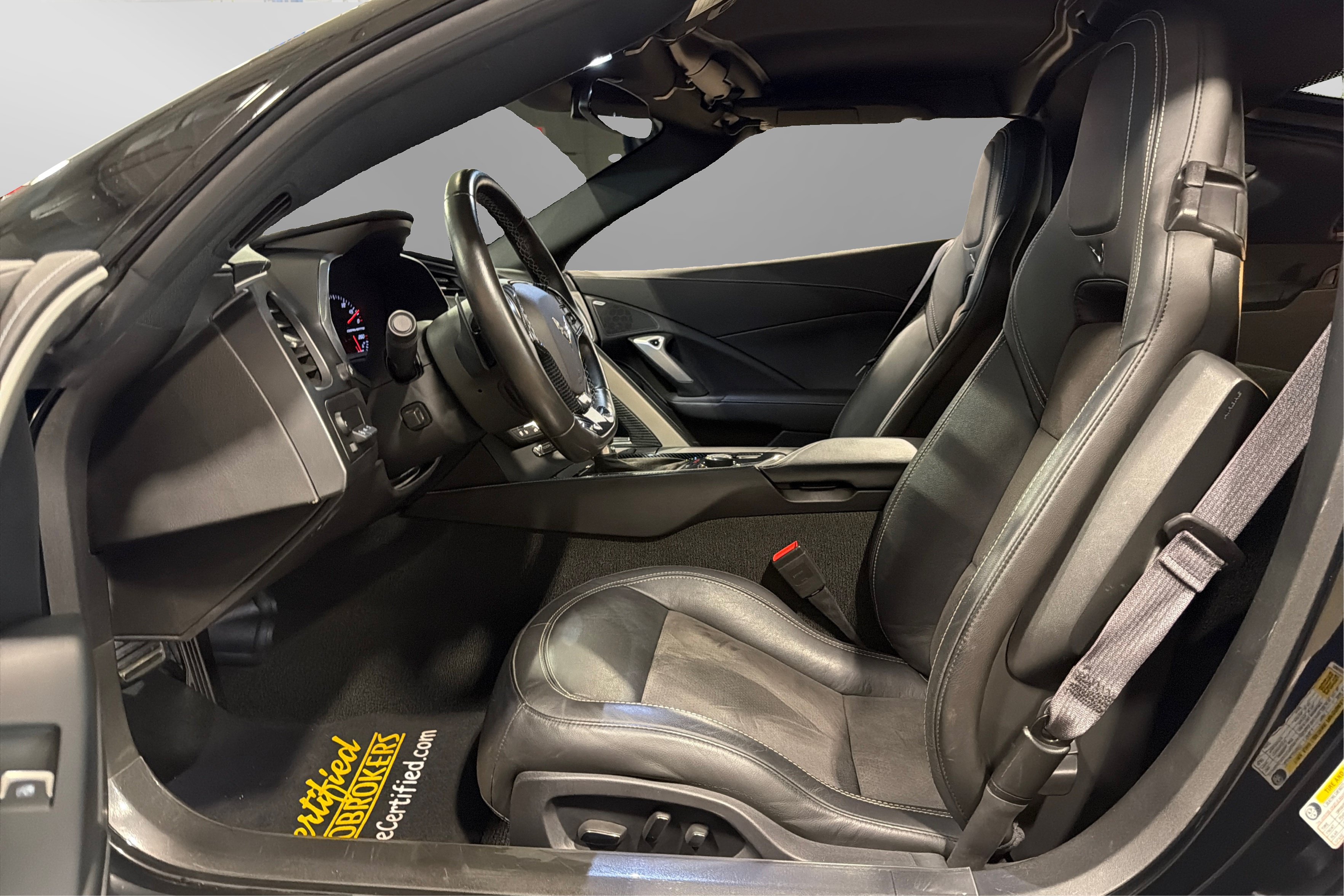 Used 2016 Chevrolet Corvette Stingray Coupe w/ 2LT w/ 2LT Preferred Equipment Group RWD image 18