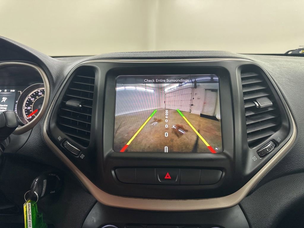 Used 2015 Jeep Cherokee Latitude w/ Cold Weather Group AWD/4WD image 42