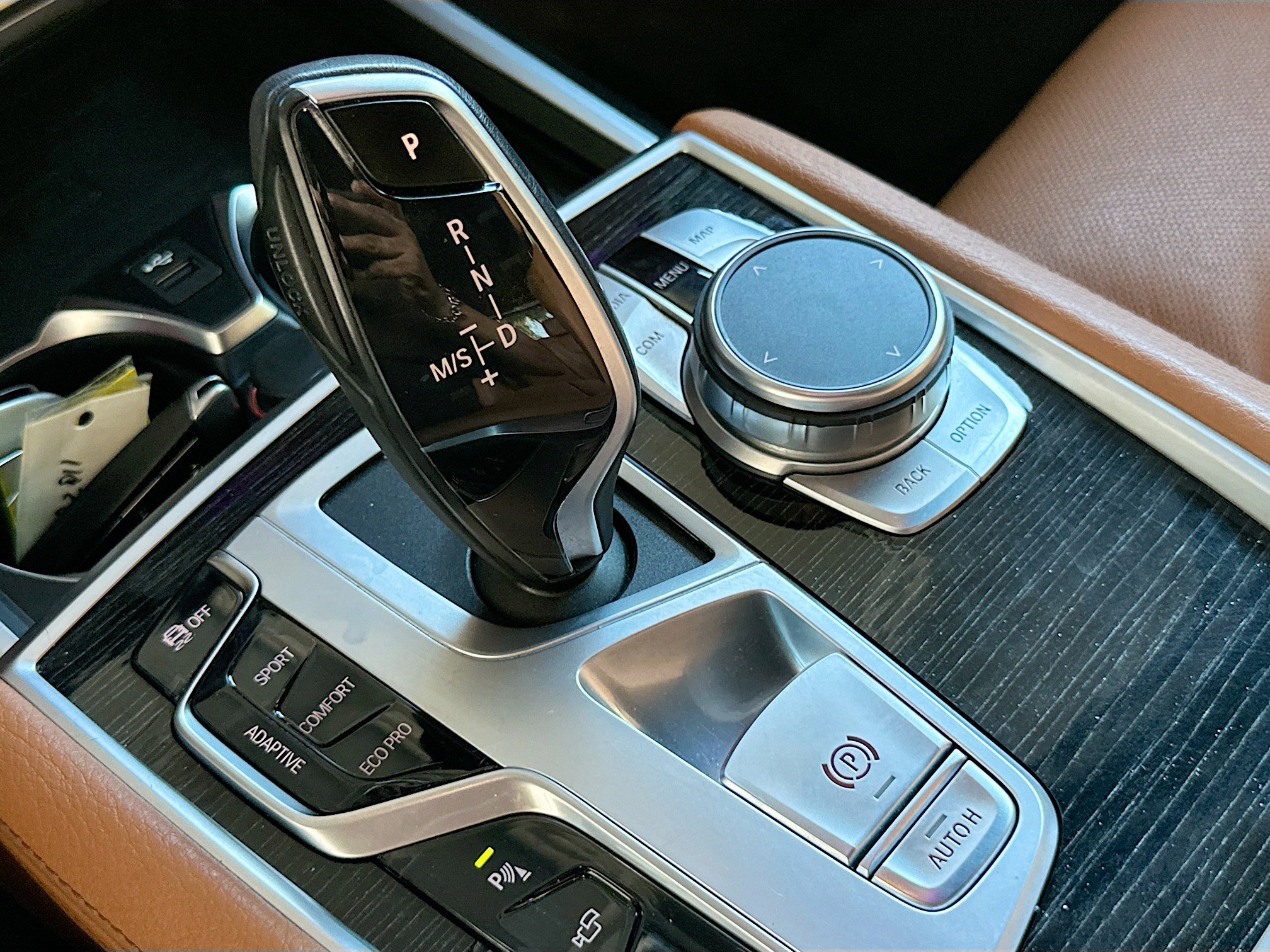 Used 2021 BMW 740i xDrive w/ M Sport Package image 17