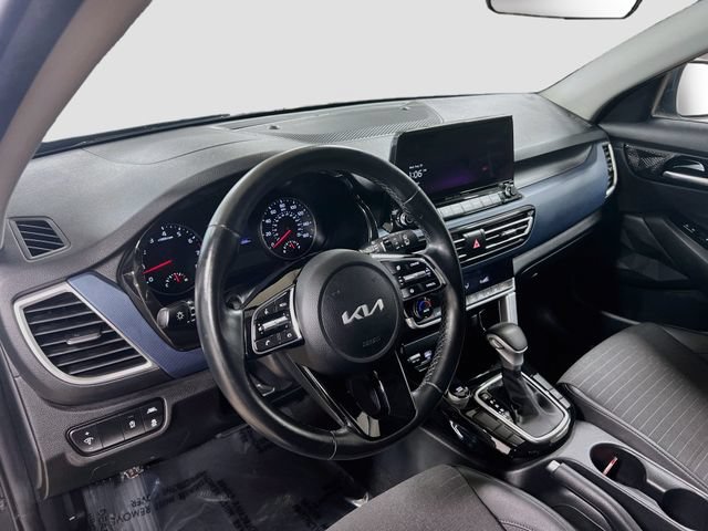 Certified 2023 Kia Seltos S w/ Navigation Package FWD image 9