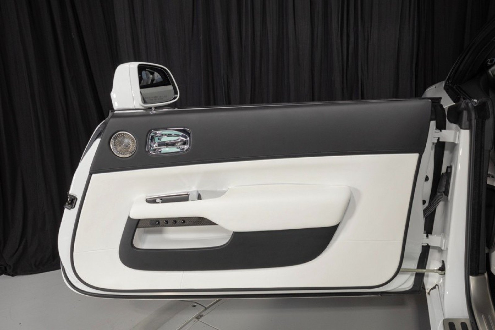 Used 2021 Rolls-Royce Wraith RWD image 46