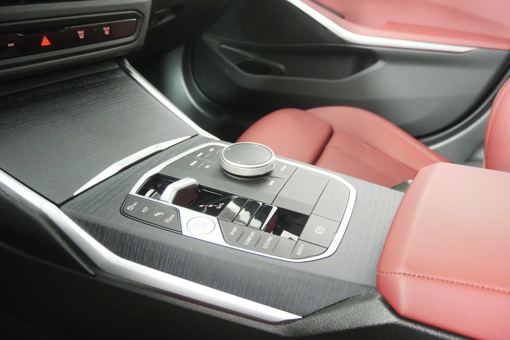 Certified 2025 BMW 330i Sedan RWD image 23