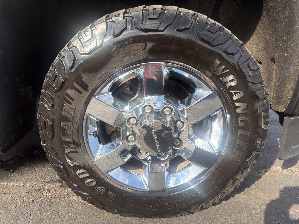 Used 2018 GMC Sierra 3500 Denali w/ Suspension Package, Off-Road AWD/4WD image 35