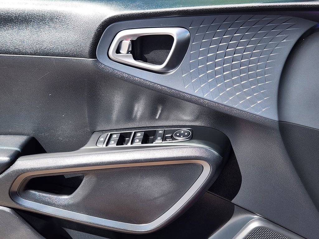 Certified 2021 Kia Soul GT-Line FWD image 21
