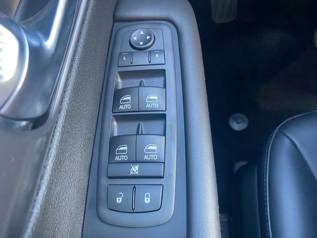 New 2026 Chrysler Voyager LX image 16