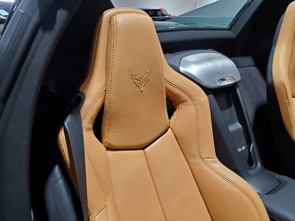 Used 2024 Chevrolet Corvette Stingray Preferred Conv w/ 2LT RWD image 19