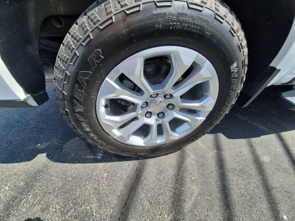 Used 2023 Chevrolet Silverado 1500 LTZ AWD/4WD image 9