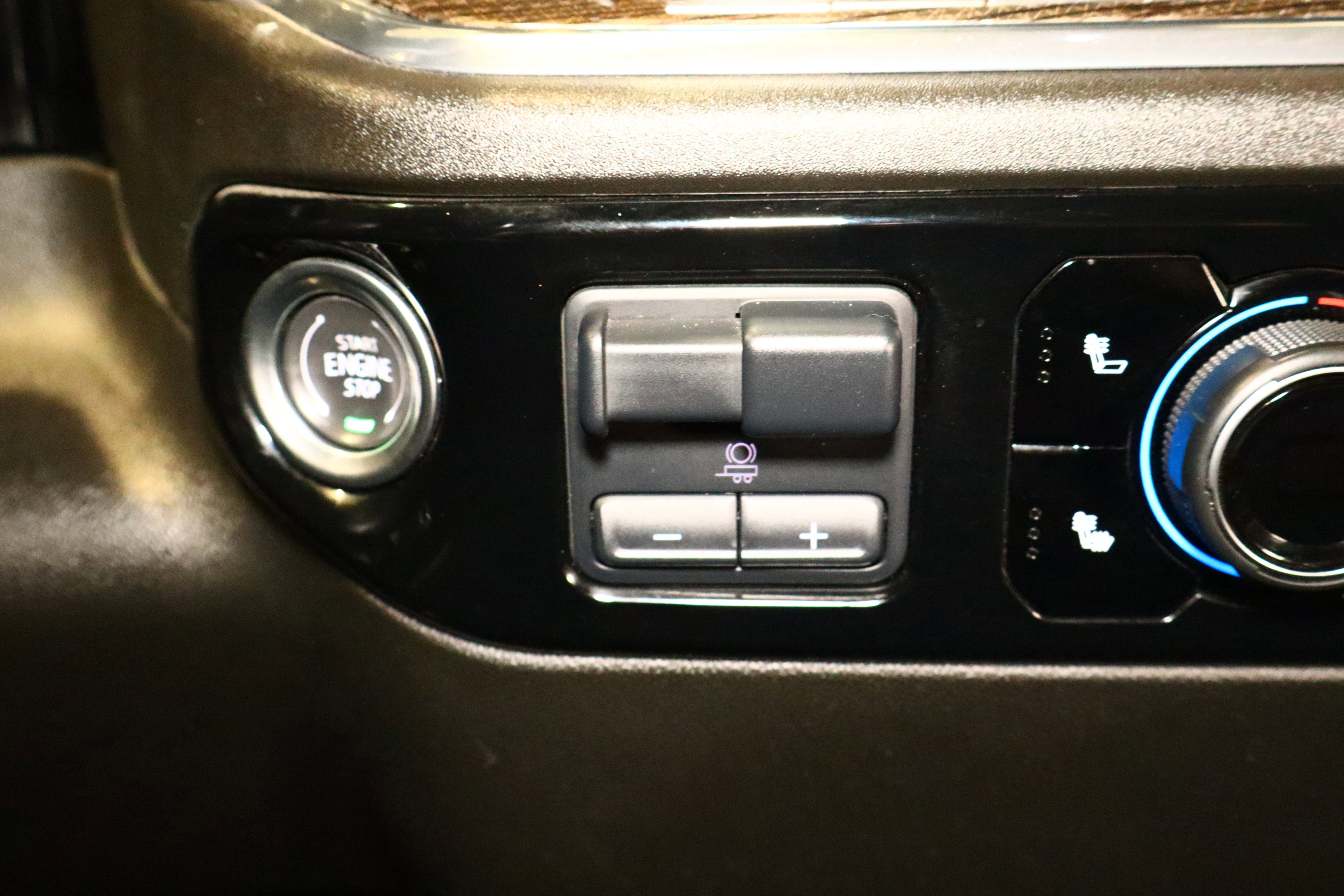 Used 2024 Chevrolet Silverado 2500 LT image 23