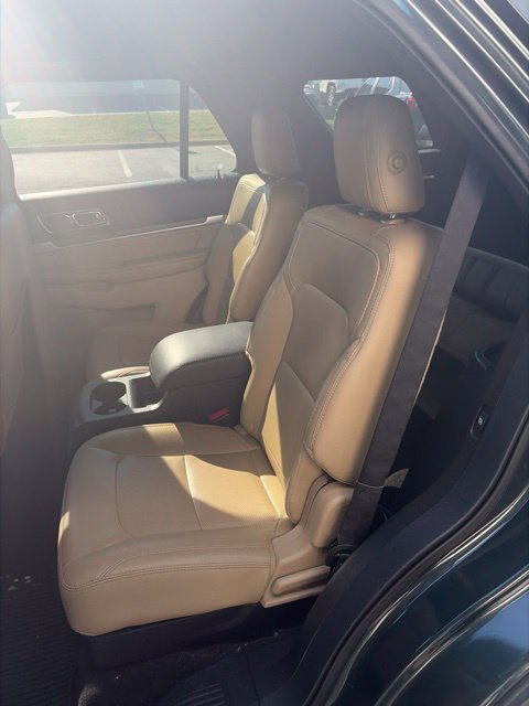 Used 2016 Ford Explorer Limited w/ Equipment Group 301A AWD/4WD image 5