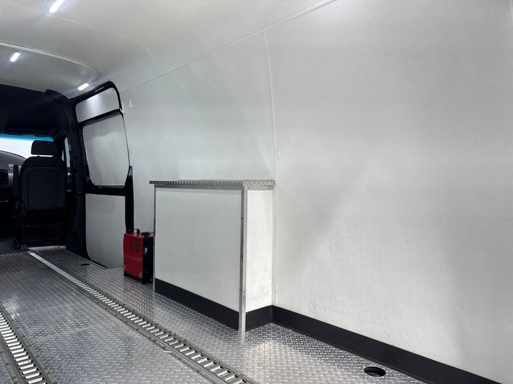 Used 2024 Mercedes-Benz Sprinter 2500 image 63