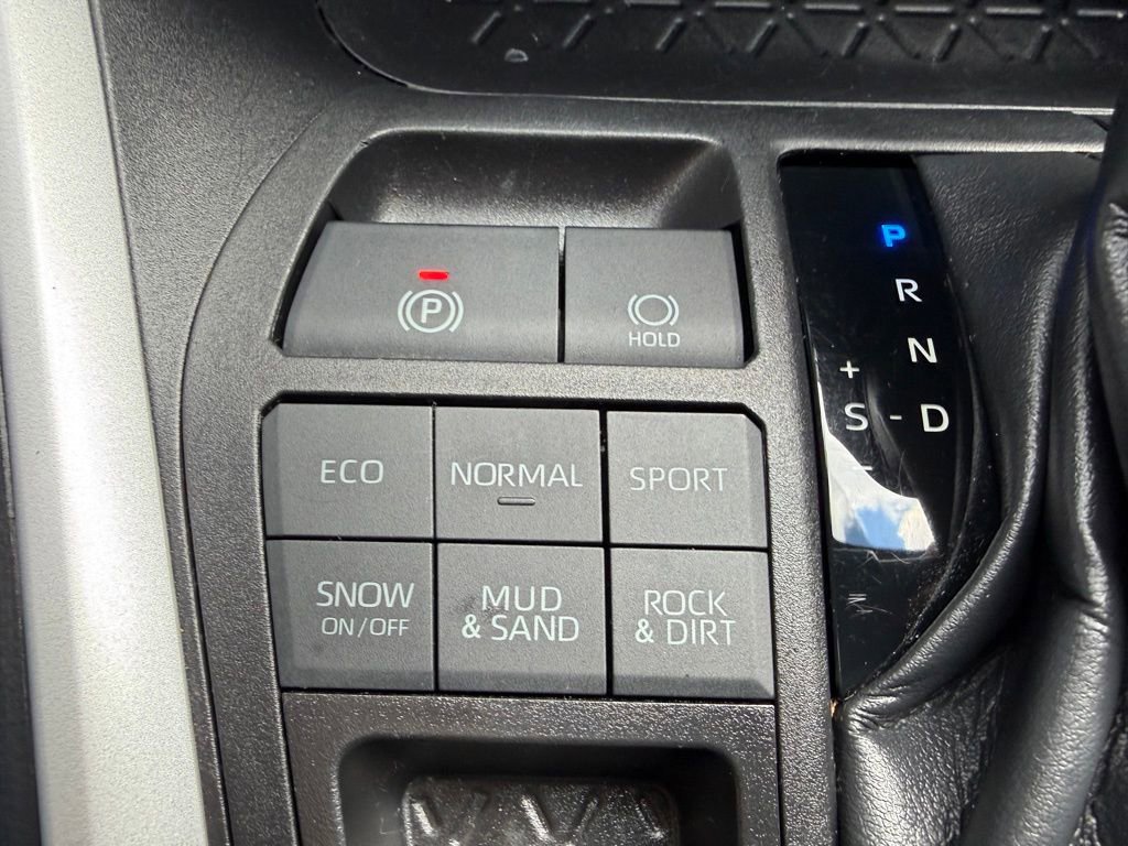 Certified 2022 Toyota RAV4 XLE AWD/4WD image 24