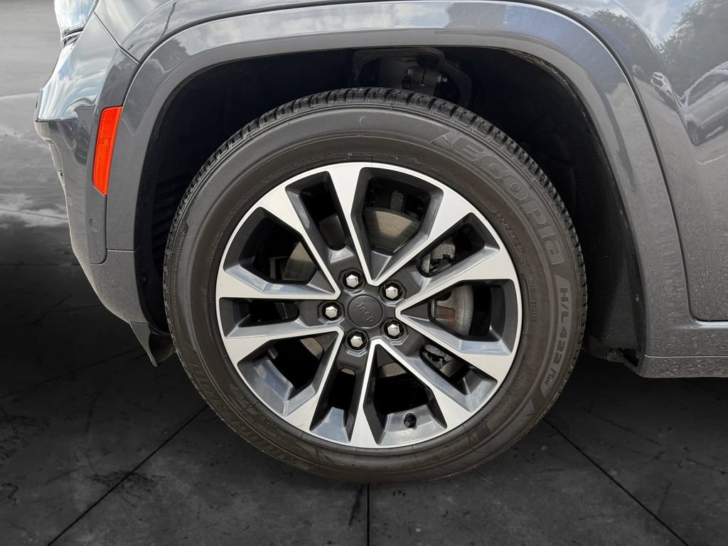 Used 2023 Jeep Grand Cherokee Overland AWD/4WD image 14