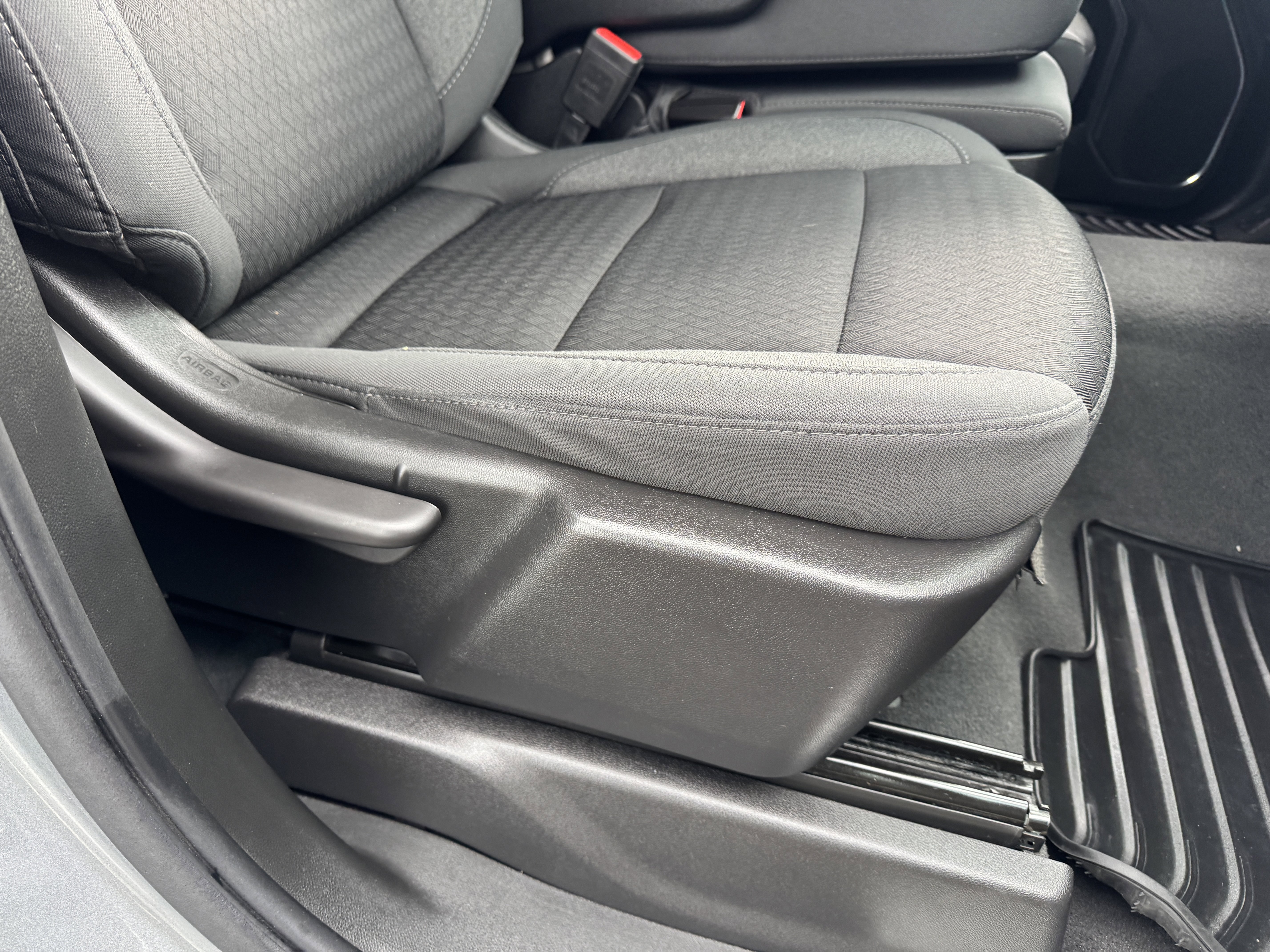 Used 2023 Chevrolet Silverado 1500 LT image 24