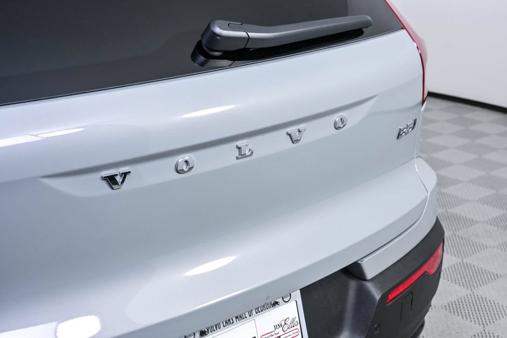 Certified 2026 Volvo XC40 B5 Plus AWD/4WD image 38