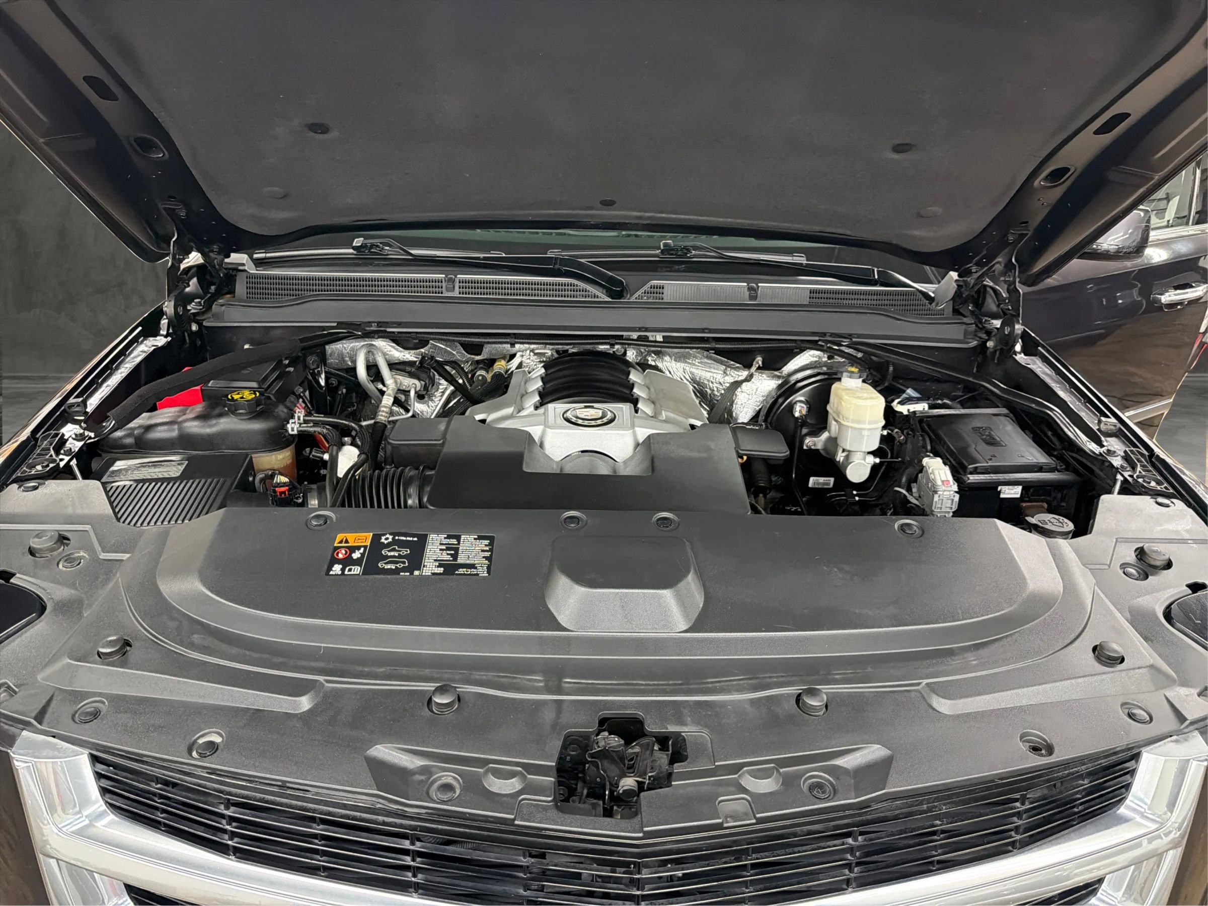 Used 2015 Cadillac Escalade Premium image 9