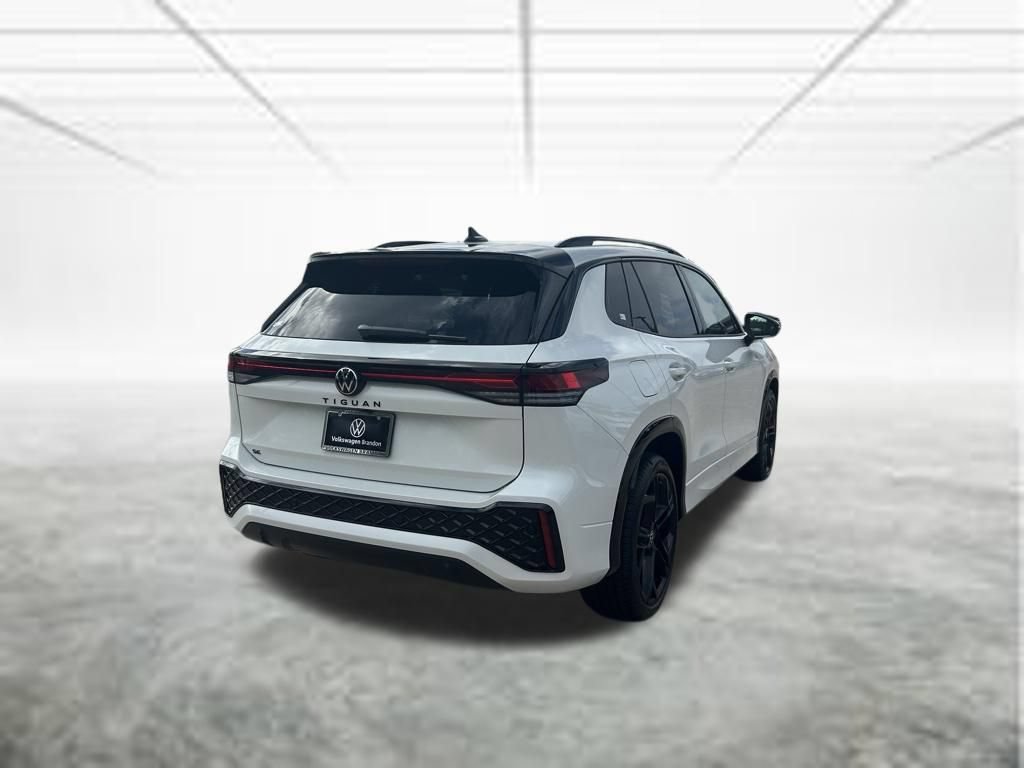 New 2026 Volkswagen Tiguan SE R-Line FWD image 5