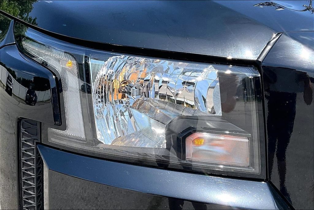Used 2022 Nissan Frontier SV RWD image 31
