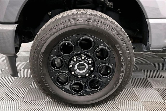 Used 2024 Ford F250 Lariat w/ Black Appearance Package image 9