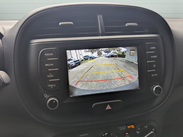 Used 2020 Kia Soul LX FWD image 23