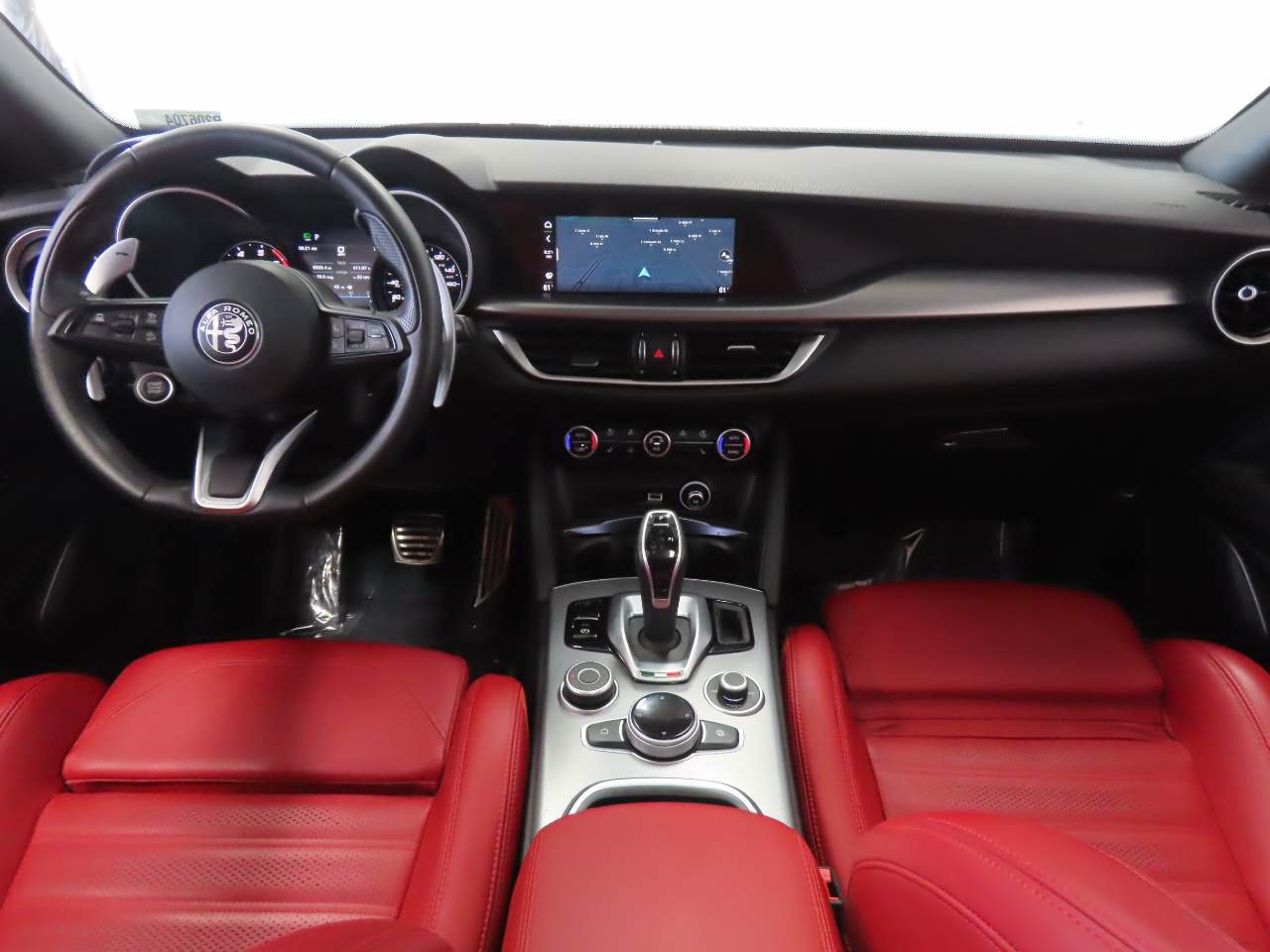 Used 2023 Alfa Romeo Stelvio Veloce AWD/4WD image 15