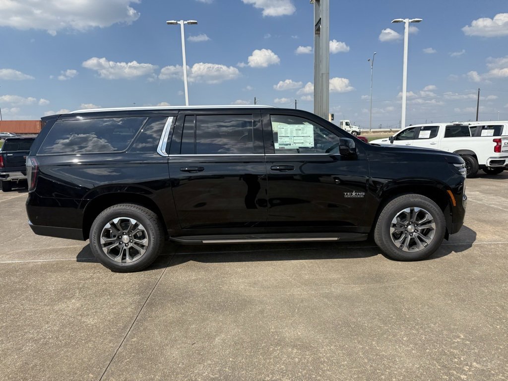 New 2026 Chevrolet Suburban LT w/ Comfort Package image 7