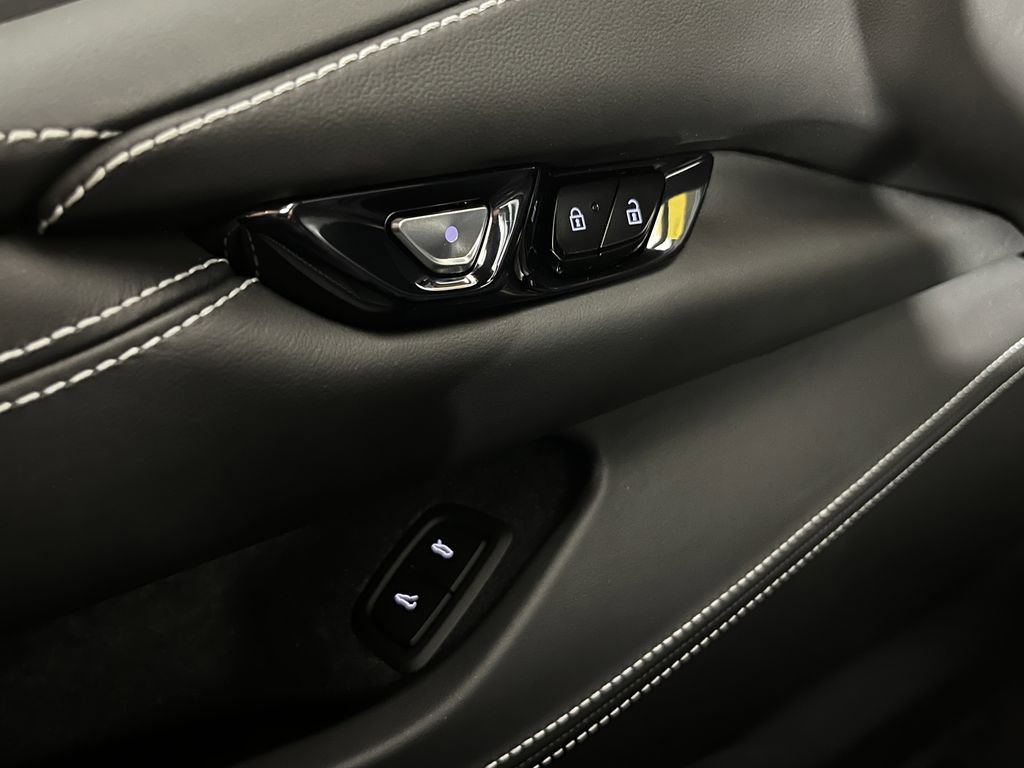 New 2026 Chevrolet Corvette Stingray Premium Conv w/ Z51 Performance Package image 20