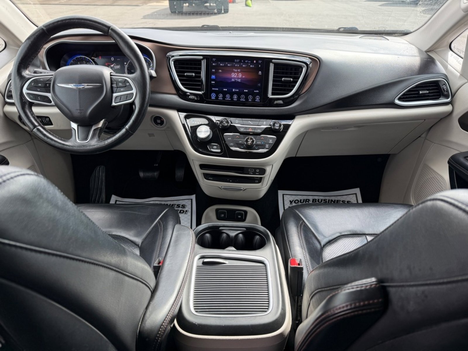 Used 2017 Chrysler Pacifica Touring-L Plus image 10