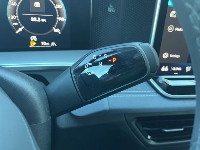 New 2026 Volkswagen Tiguan SE R-Line AWD/4WD image 12