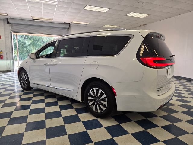 Used 2021 Chrysler Pacifica Limited w/ Uconnect Theater Family Group FWD image 5