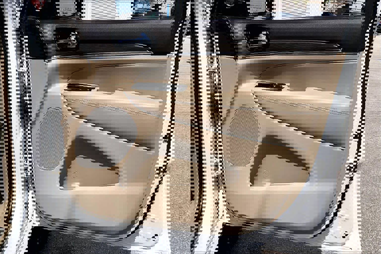 Used 2020 Jeep Grand Cherokee Overland image 21