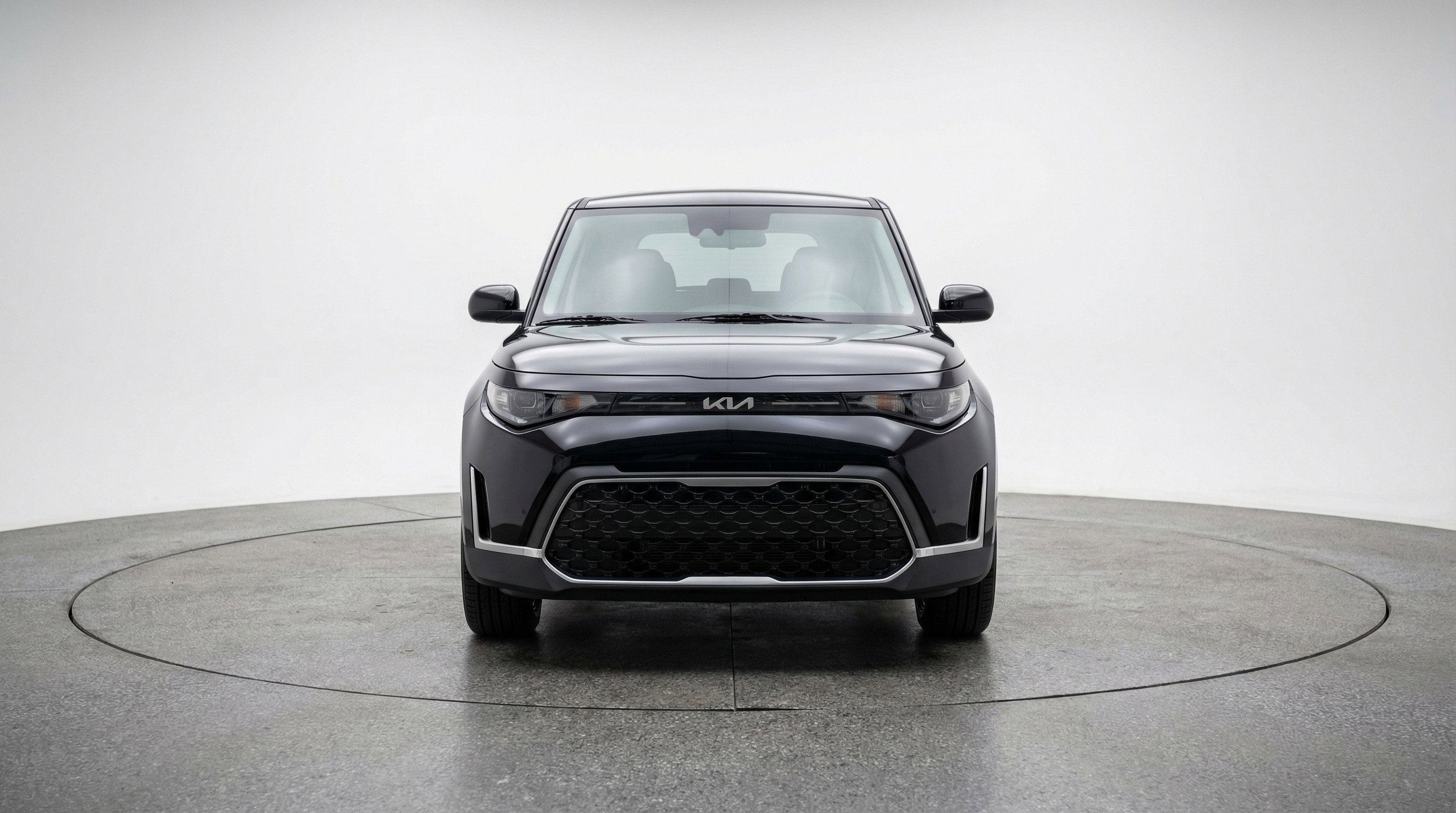 Used 2025 Kia Soul LX w/ LX Technology Package FWD image 2