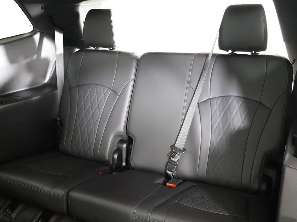 Used 2022 Buick Enclave Avenir w/ Avenir Technology Package image 44