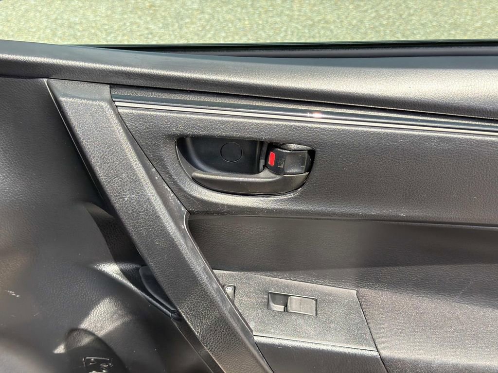 Used 2019 Toyota Corolla L FWD image 14