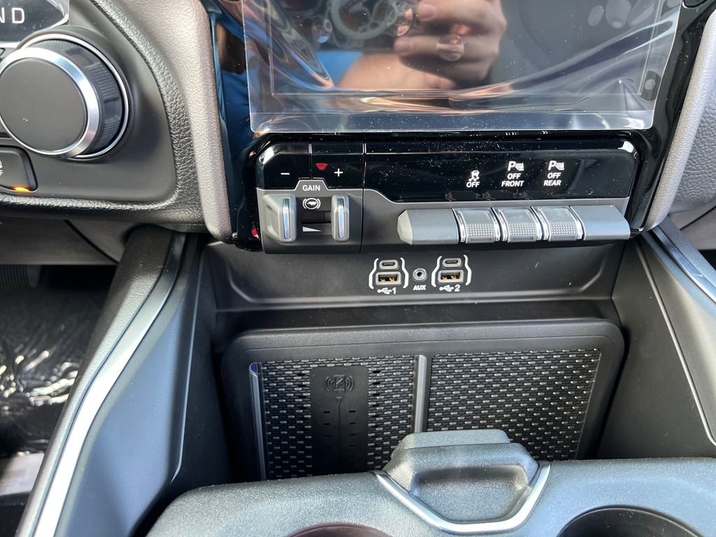 New 2026 RAM 1500 4x4 Crew Cab image 10