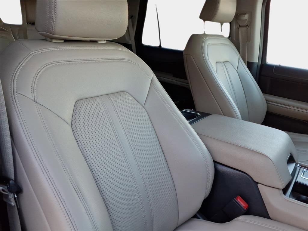Used 2024 Ford Expedition Limited image 19