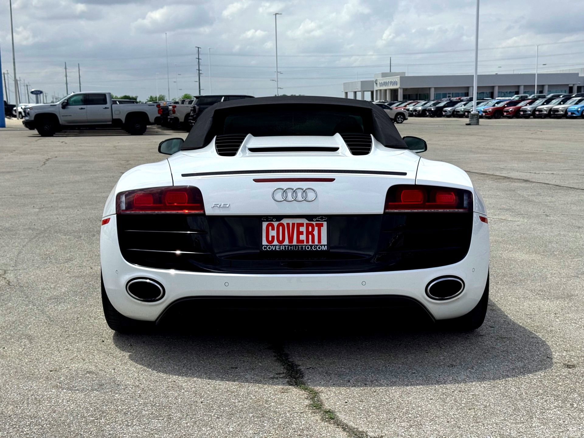 Used 2011 Audi R8 V10 w/ Enhanced Leather Pkg image 13