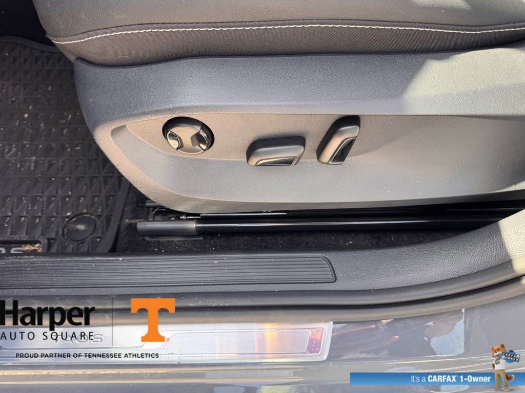 Used 2024 Volkswagen Taos SE image 18