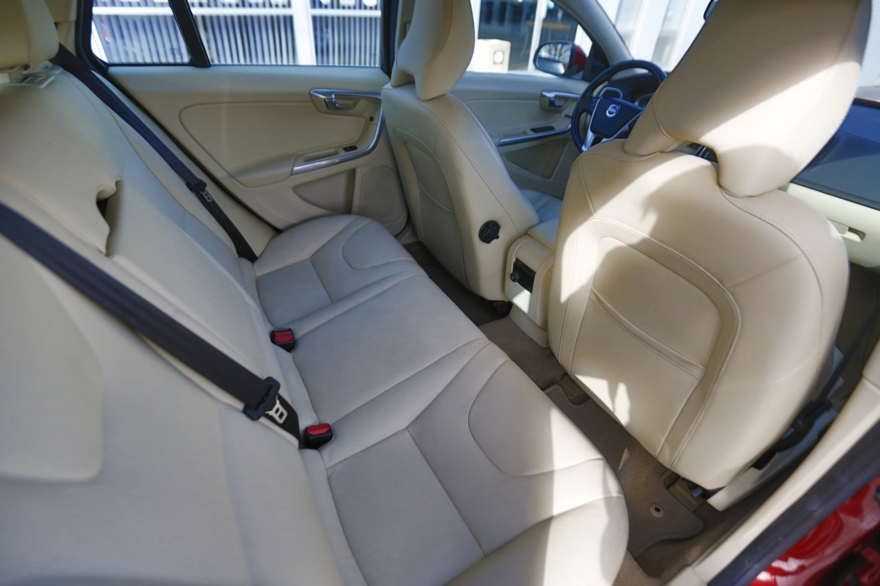 Used 2015 Volvo V60 T5 Premier Plus image 19