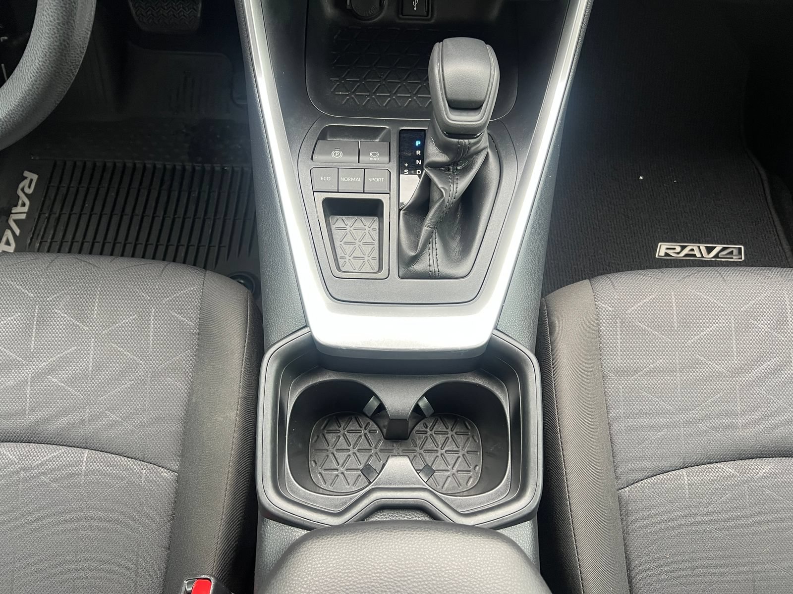Used 2020 Toyota RAV4 XLE FWD image 20