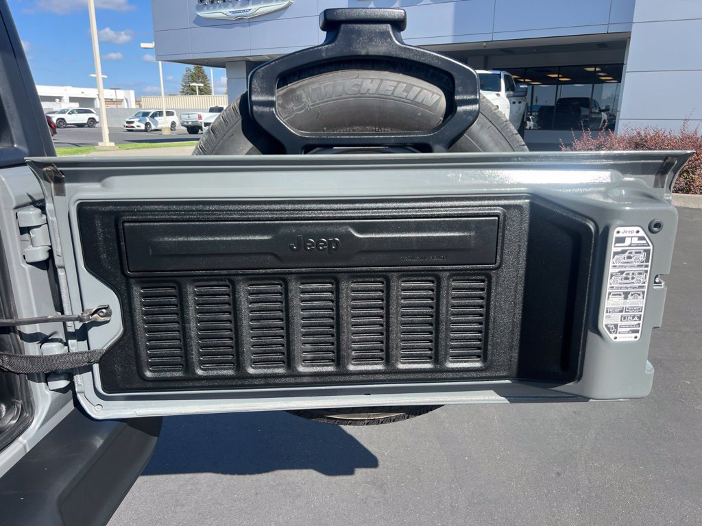 Used 2021 Jeep Wrangler Sport AWD/4WD image 26