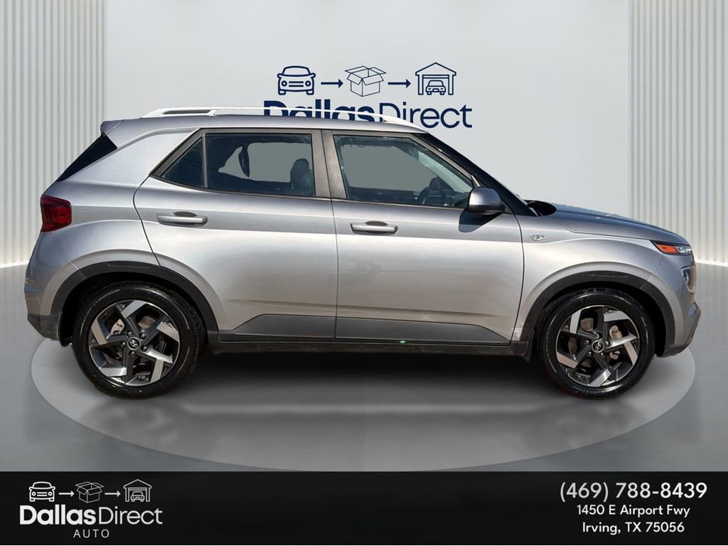 Used 2023 Hyundai Venue SEL FWD image 5