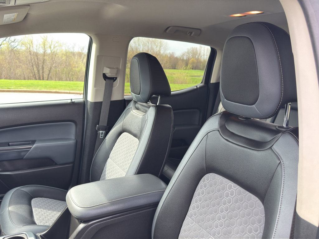 Used 2018 Chevrolet Colorado Z71 AWD/4WD image 16