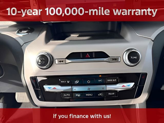 Used 2023 Ford Explorer XLT w/ Equipment Group 202A AWD/4WD image 13