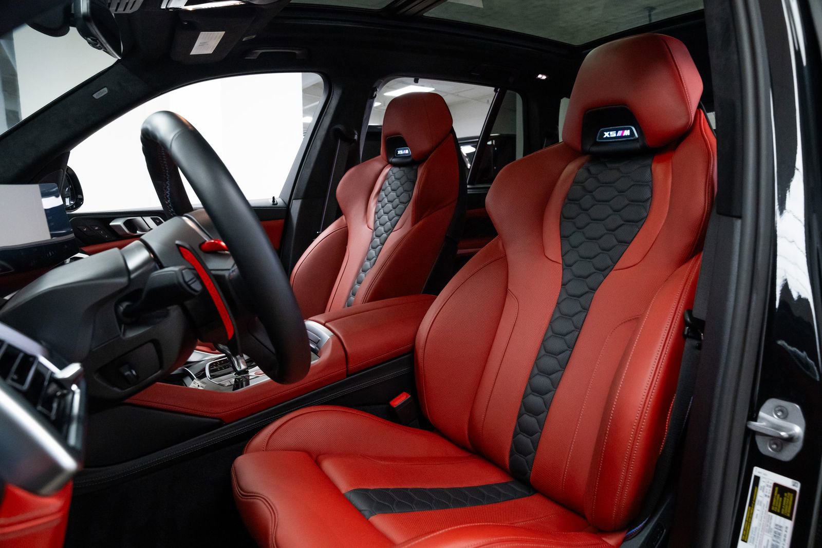 Used 2026 BMW X5 M Competition w/ Executive Package image 18