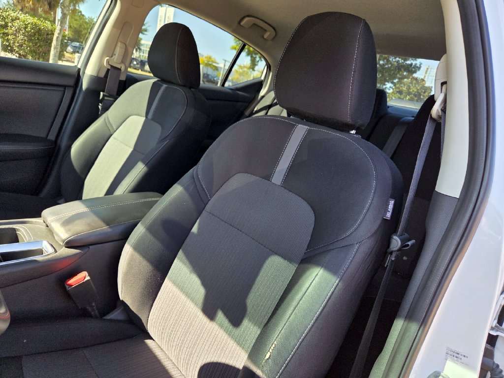 Used 2024 Nissan Sentra SV FWD image 11