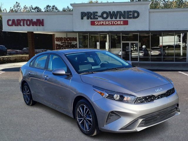 Used 2023 Kia Forte LXS image 1
