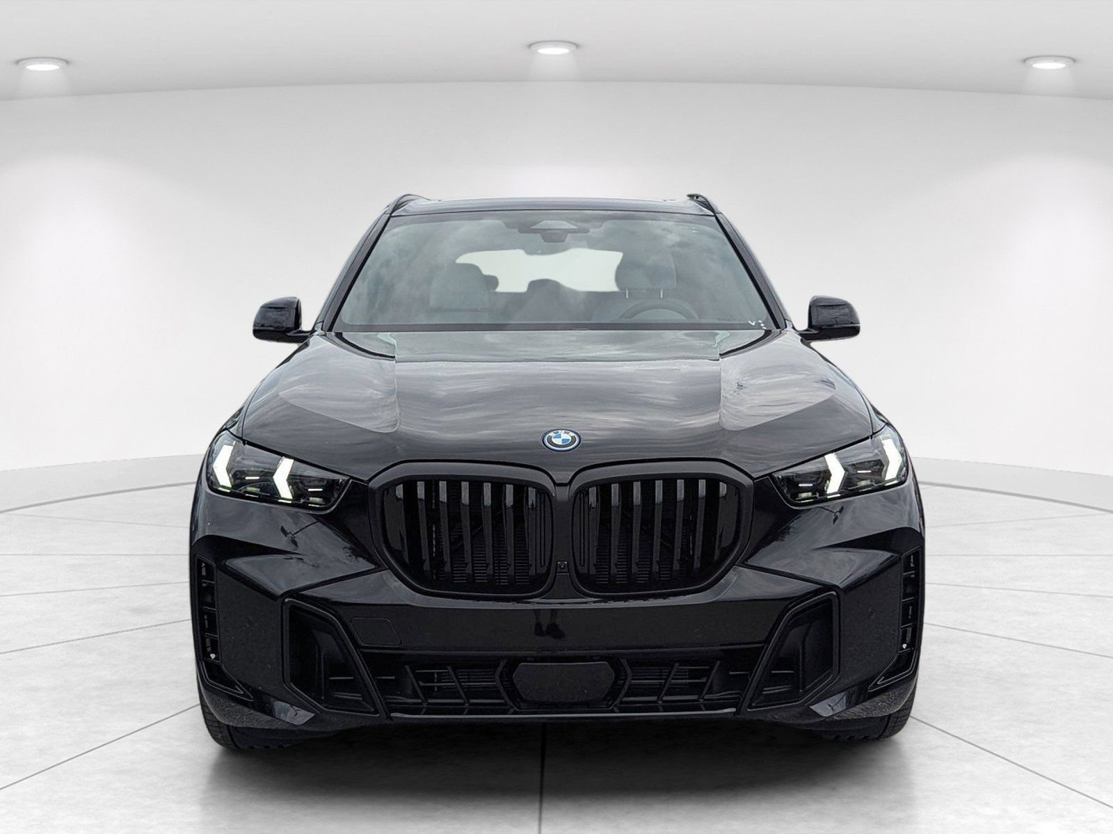 New 2026 BMW X5 xDrive50e w/ M Sport Package AWD/4WD image 2